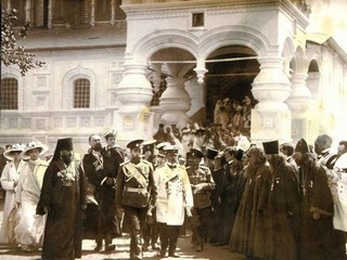 Без царя, но с “царскими стандартами”